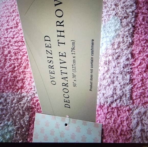 NWT Adorable TikTok Viral Halloween Ghost 👻 Blanket ! PINK & WHITE BY 💗 - Picture 1 of 5